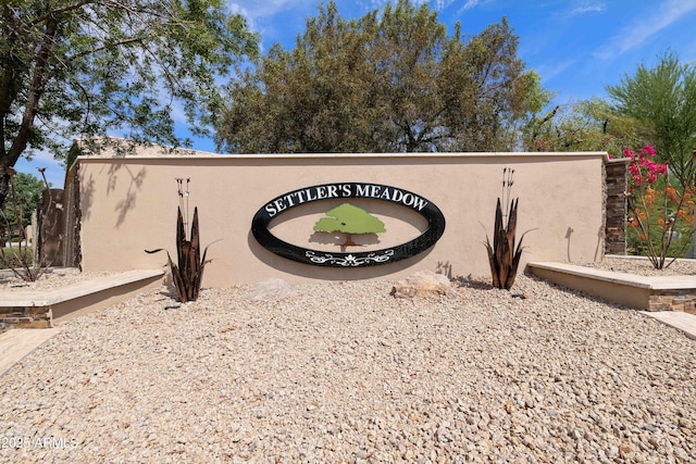 view of community / neighborhood sign