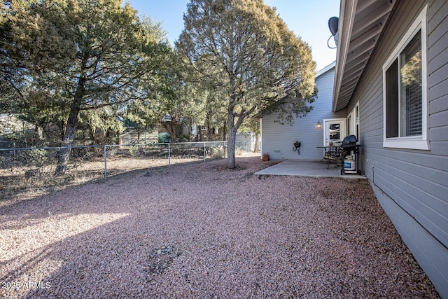 view of yard featuring a patio