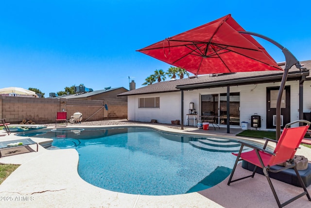 5226 W Redfield Rd, Glendale, AZ 85306 - view of pool with a fenced backyard and a patio