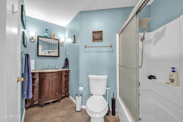 13051 N 75th Dr, Peoria, AZ 85381 - bathroom featuring toilet, vanity, bath / shower combo with glass door, and baseboards