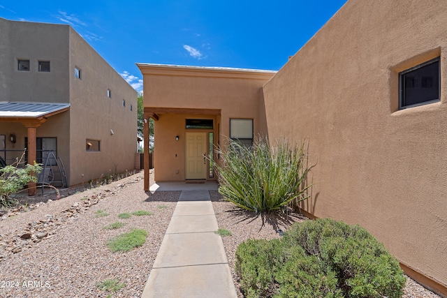 view of entrance to property