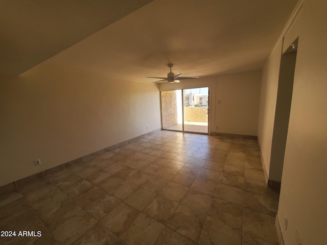 empty room featuring ceiling fan