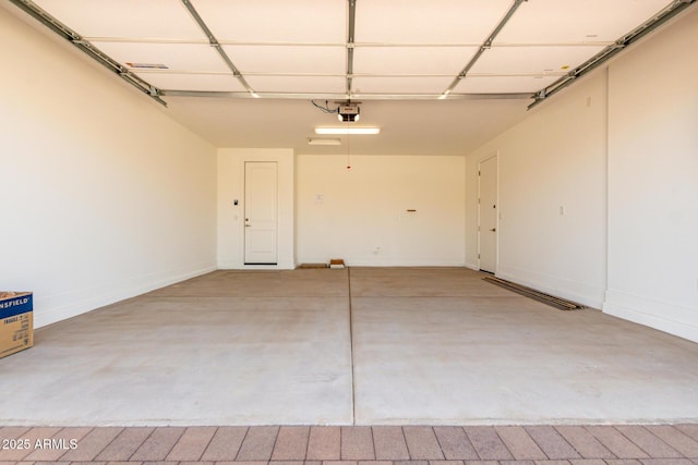 19338 S 212th Pl, Queen Creek, AZ 85142 - garage with a garage door opener