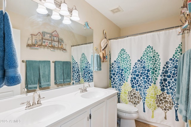 3133 E Redwood Ct, Phoenix, AZ 85048 - full bath with double vanity and curtained shower
