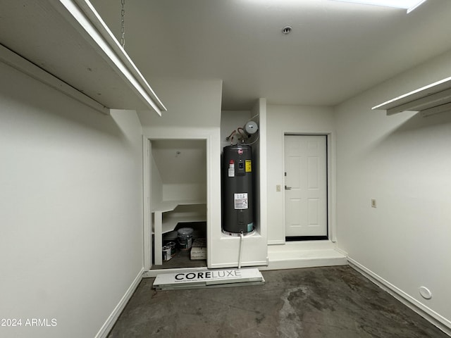 14000 N 94th St Unit 1037, Scottsdale, AZ 85260 - interior space featuring baseboards and electric water heater