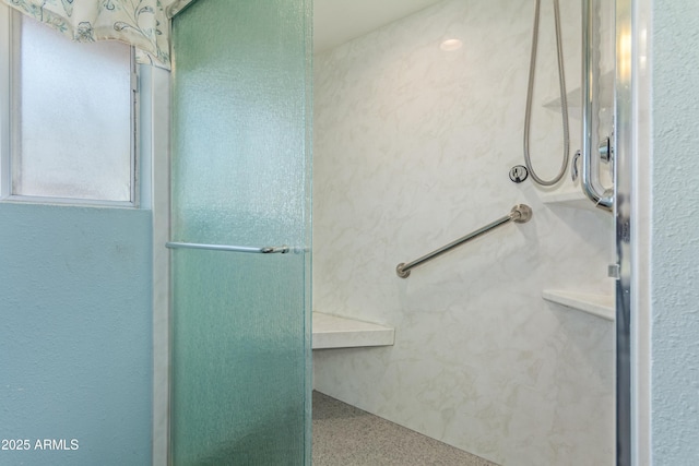8540 N 43rd Dr, Glendale, AZ 85302 - full bathroom with a shower with shower door