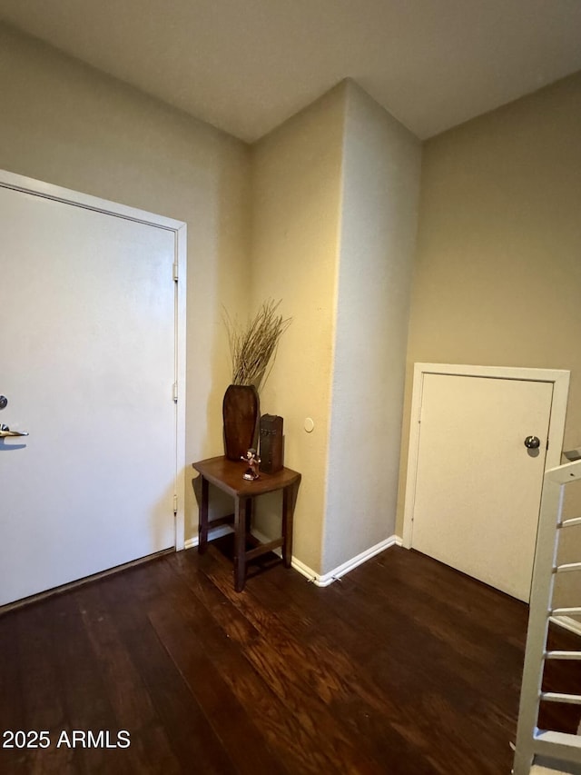 6605 N 93rd Ave Unit 1071, Glendale, AZ 85305 - corridor with wood finished floors and baseboards