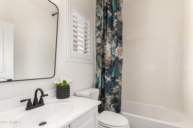 896 E Indian Wells Pl, Chandler, AZ 85249 - full bathroom with toilet, vanity, and shower / tub combo