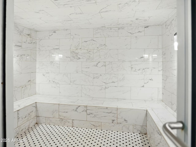 114 W Adams St Unit 505, Phoenix, AZ 85003 - full bathroom featuring tiled shower