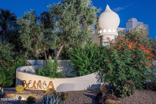 view of community / neighborhood sign