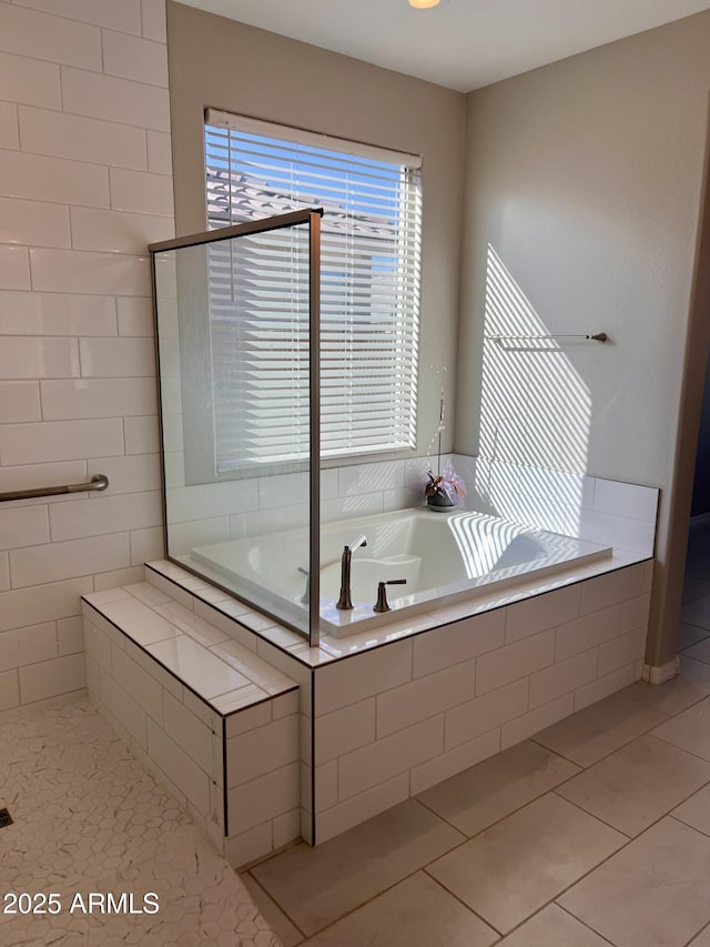 11074 W Tonto St, Avondale, AZ 85323 - bathroom featuring a garden tub