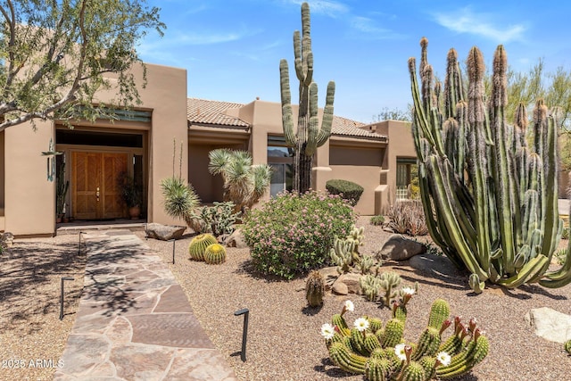 23760 N 80th Way, Scottsdale, AZ 85255 - adobe home featuring a tiled roof and stucco siding