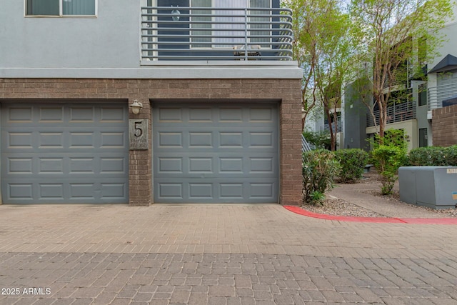3633 N 3rd Ave Unit 2031, Phoenix, AZ 85013 - garage with decorative driveway