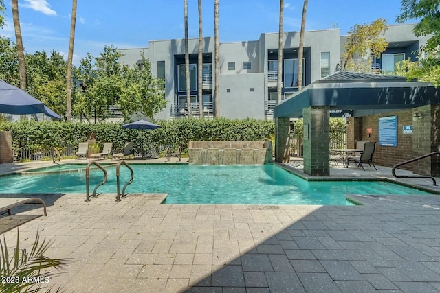 3633 N 3rd Ave Unit 2031, Phoenix, AZ 85013 - community pool with a patio area and a gazebo