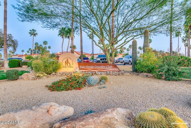 view of community / neighborhood sign