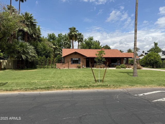20 W Pasadena Ave, Phoenix, AZ 85013 - single story home with a tile roof and a front yard