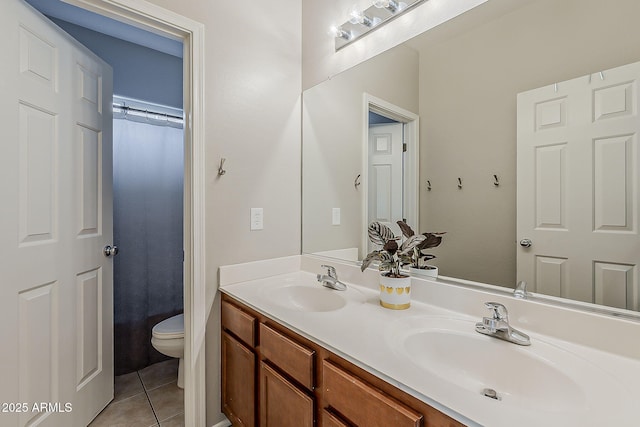 1482 S Banning St, Gilbert, AZ 85296 - full bath featuring toilet, double vanity, tile patterned floors, and curtained shower