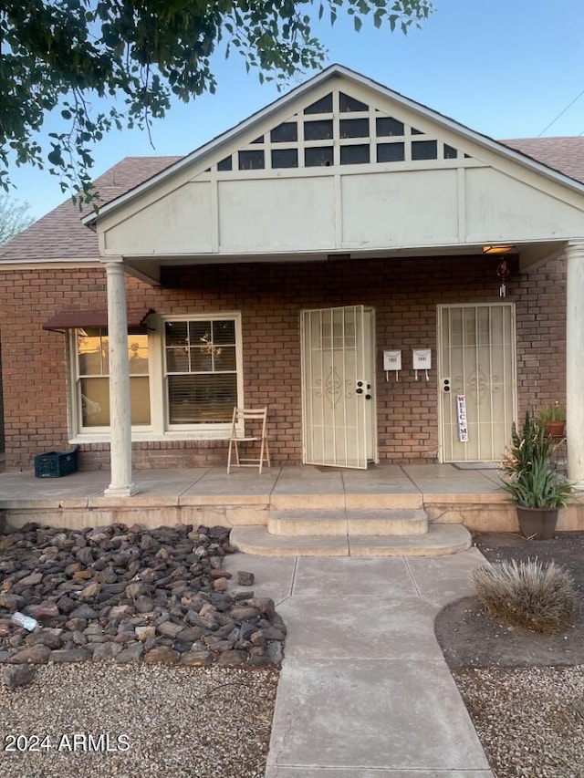 view of front facade featuring a porch