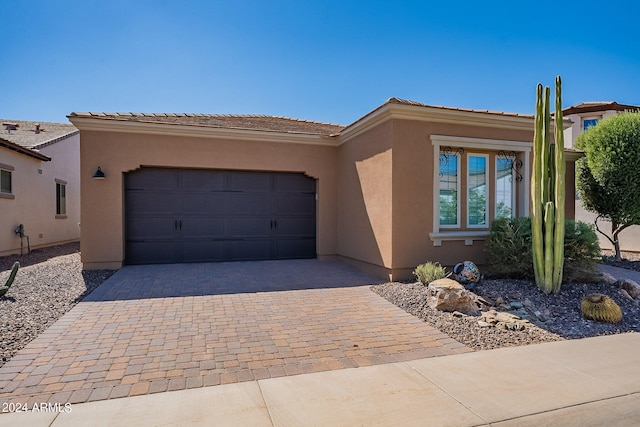 view of front facade featuring a garage