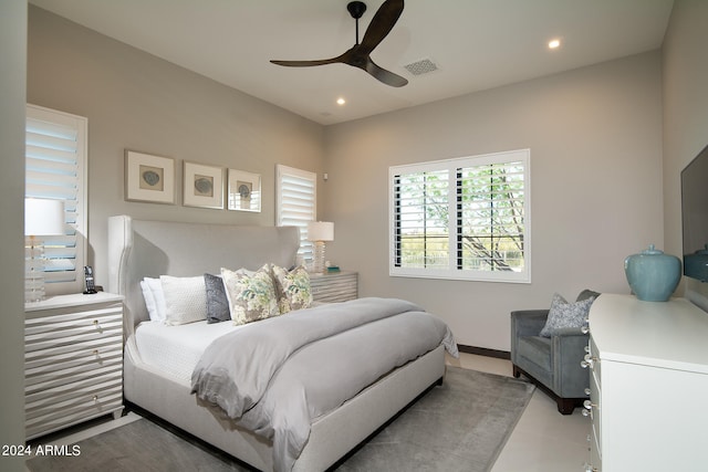 bedroom featuring ceiling fan