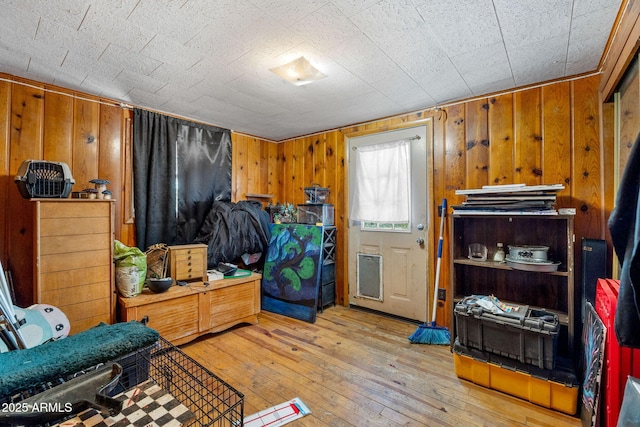 1326 W Apache Ln, Pinetop-Lakeside, AZ 85929 - living area with light wood finished floors and wood walls