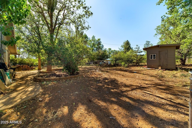 1326 W Apache Ln, Pinetop-Lakeside, AZ 85929 - view of yard featuring a storage shed