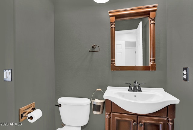 941 E Stirrup Ln, San Tan Valley, AZ 85143 - half bath featuring toilet and vanity