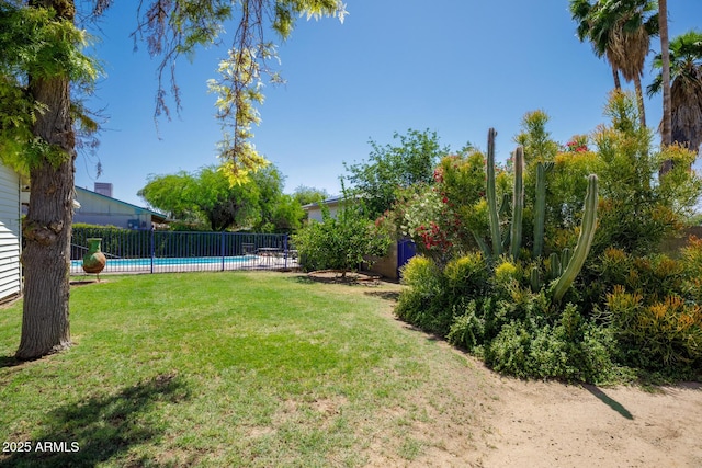 15212 N 37th Ave, Phoenix, AZ 85053 - view of yard with fence and a fenced in pool