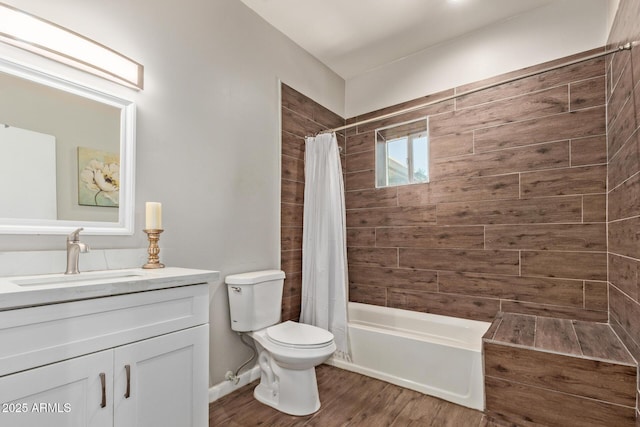 6814 N 59th Ave, Glendale, AZ 85301 - bathroom with toilet, vanity, shower / tub combo with curtain, and wood finished floors