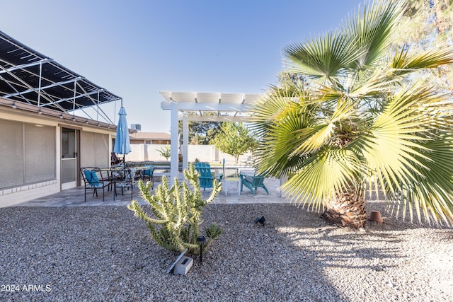 view of yard featuring a patio area