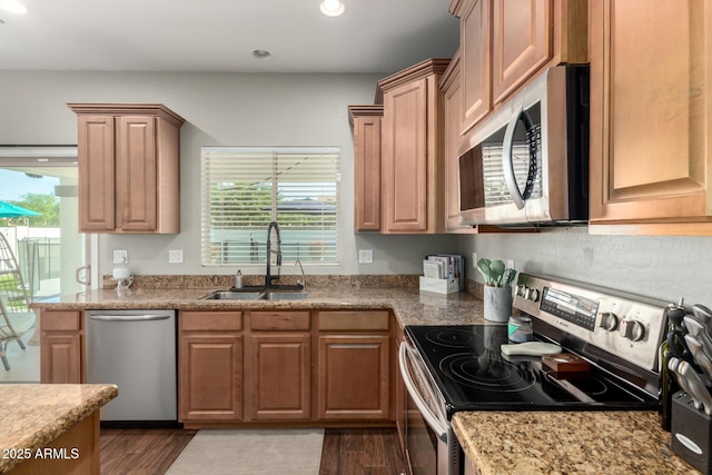 1429 E Lowell Ave, Gilbert, AZ 85295 - kitchen featuring stainless steel appliances, a sink, dark wood-type flooring, and recessed lighting