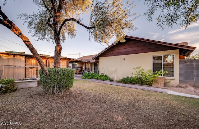7226 E Virginia Ave, Scottsdale, AZ 85257 - view of yard with a patio area