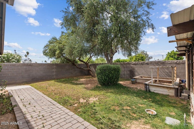 7226 E Virginia Ave, Scottsdale, AZ 85257 - view of yard with a vegetable garden