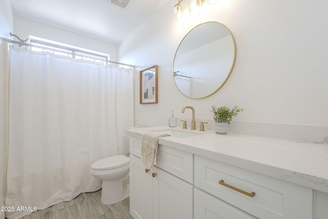 6731 W Northview Ave, Glendale, AZ 85303 - full bath featuring visible vents, toilet, vanity, and a shower with curtain