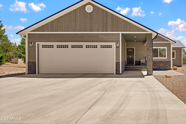 460 S Mountaine Pines Ave, Show Low, AZ 85901 - view of front of home featuring driveway and an attached garage