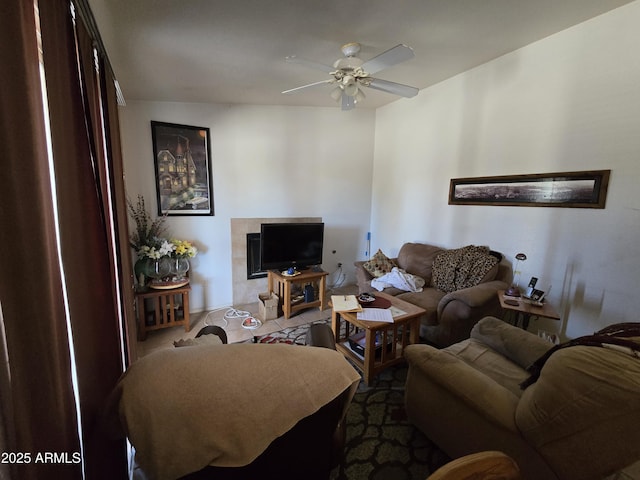 804 W Hess Ave, Coolidge, AZ 85128 - living area featuring a ceiling fan