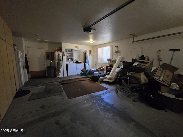 804 W Hess Ave, Coolidge, AZ 85128 - garage with a garage door opener