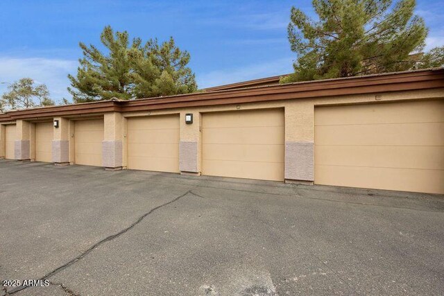 3330 S Gilbert Rd Unit 2090, Chandler, AZ 85286 - view of garage