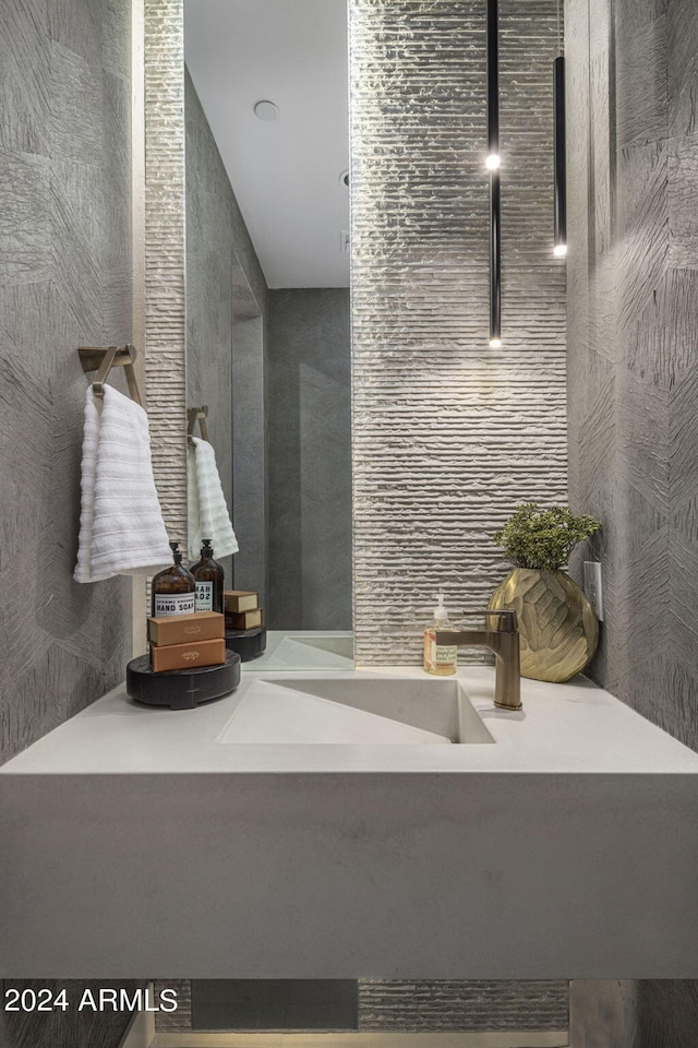 24046 N 126th Pl, Scottsdale, AZ 85255 - lobby featuring a sink
