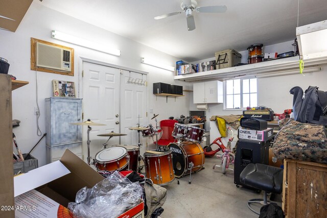 garage featuring ceiling fan