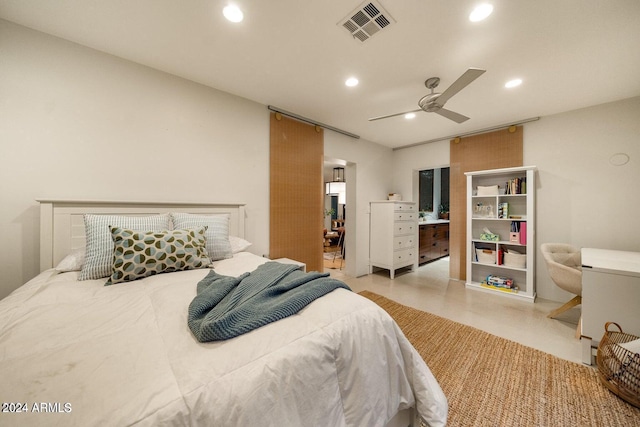 bedroom with ceiling fan