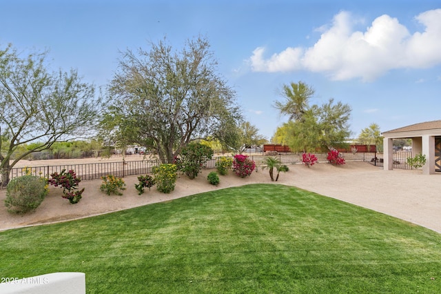 6146 E Dixileta Dr, Cave Creek, AZ 85331 - view of yard featuring fence