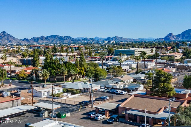 bird's eye view featuring a mountain view