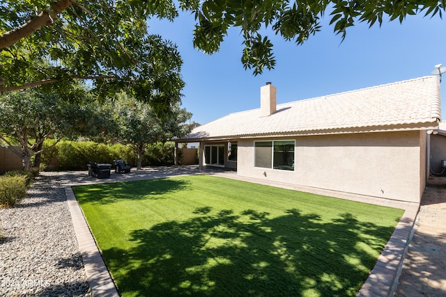 view of yard featuring a patio area