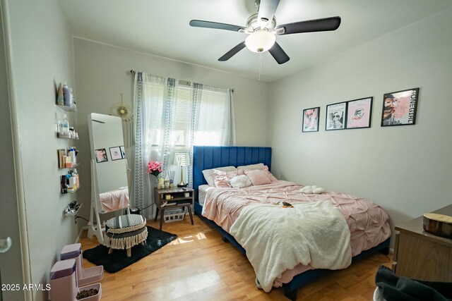 1412 W 7th Pl, Tempe, AZ 85281 - bedroom with wood finished floors and ceiling fan