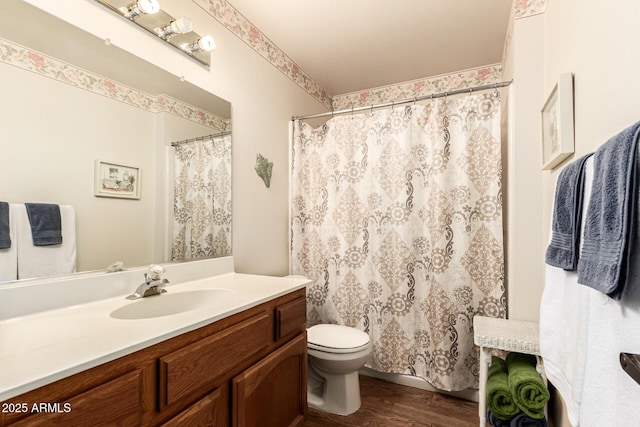 2105 S Zinnia Ave Unit 468, Mesa, AZ 85209 - full bathroom with vanity, wood finished floors, and curtained shower