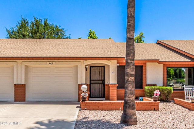 2105 S Zinnia Ave Unit 468, Mesa, AZ 85209 - ranch-style home with a shingled roof and driveway