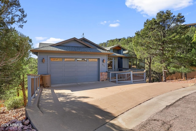 view of front facade featuring a garage