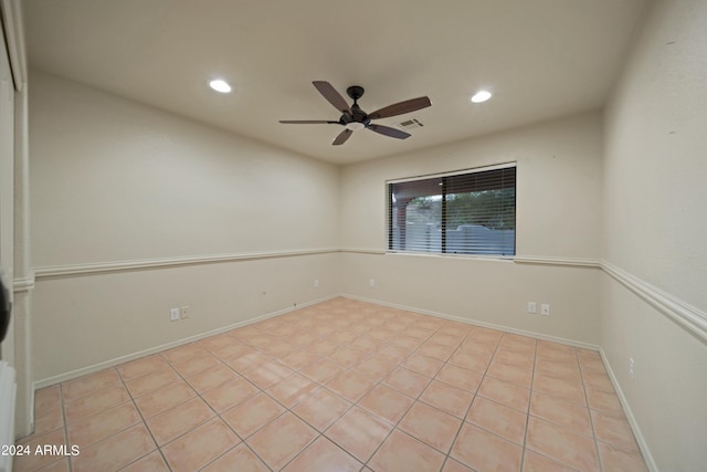 unfurnished room featuring ceiling fan