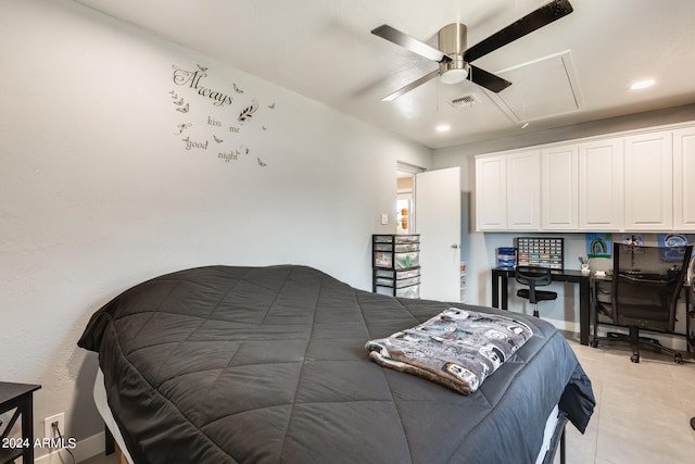 bedroom featuring ceiling fan